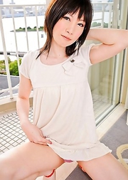 Ninata looks just like a typical pretty Japanese girl next door.